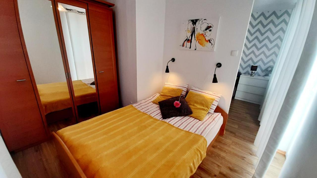 Apartament Z Balkonem I Bezplatnym Parkingiem Danzica Esterno foto
